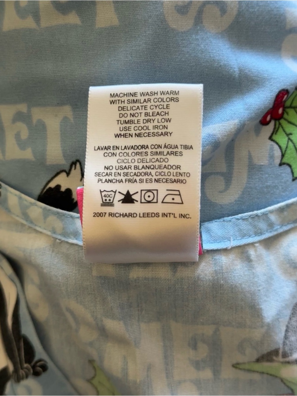 Vintage Warner Bros. Penelope Pussycat Holiday Scrub Top - Picture 5 of 5